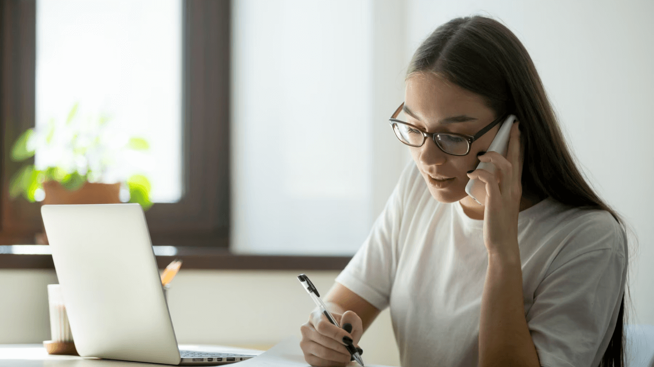 Не довольны текущей карьерой и заработком? Переучитесь на разработчика для iOS и постройте карьеру в IT-индустрии.